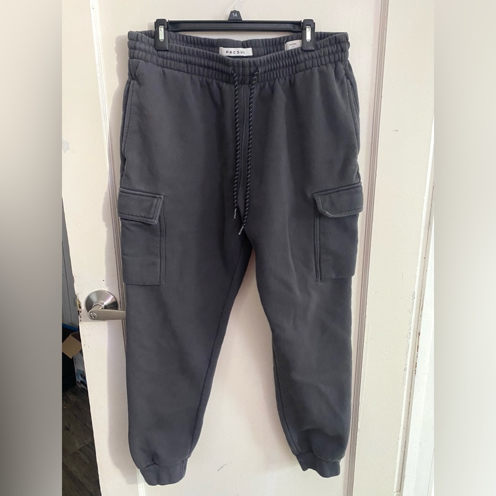 PacSun Men’s Black Cargo Fleece Sweatpants